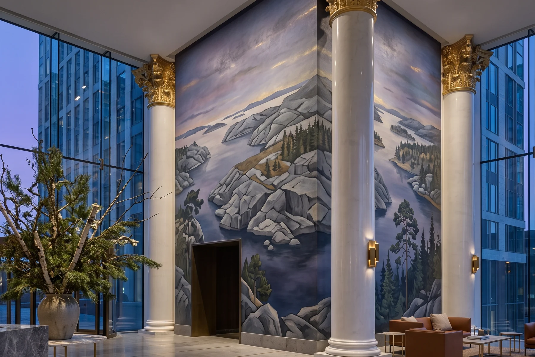 Handmålad bergsmural i en lobby mellan marmorpelare.